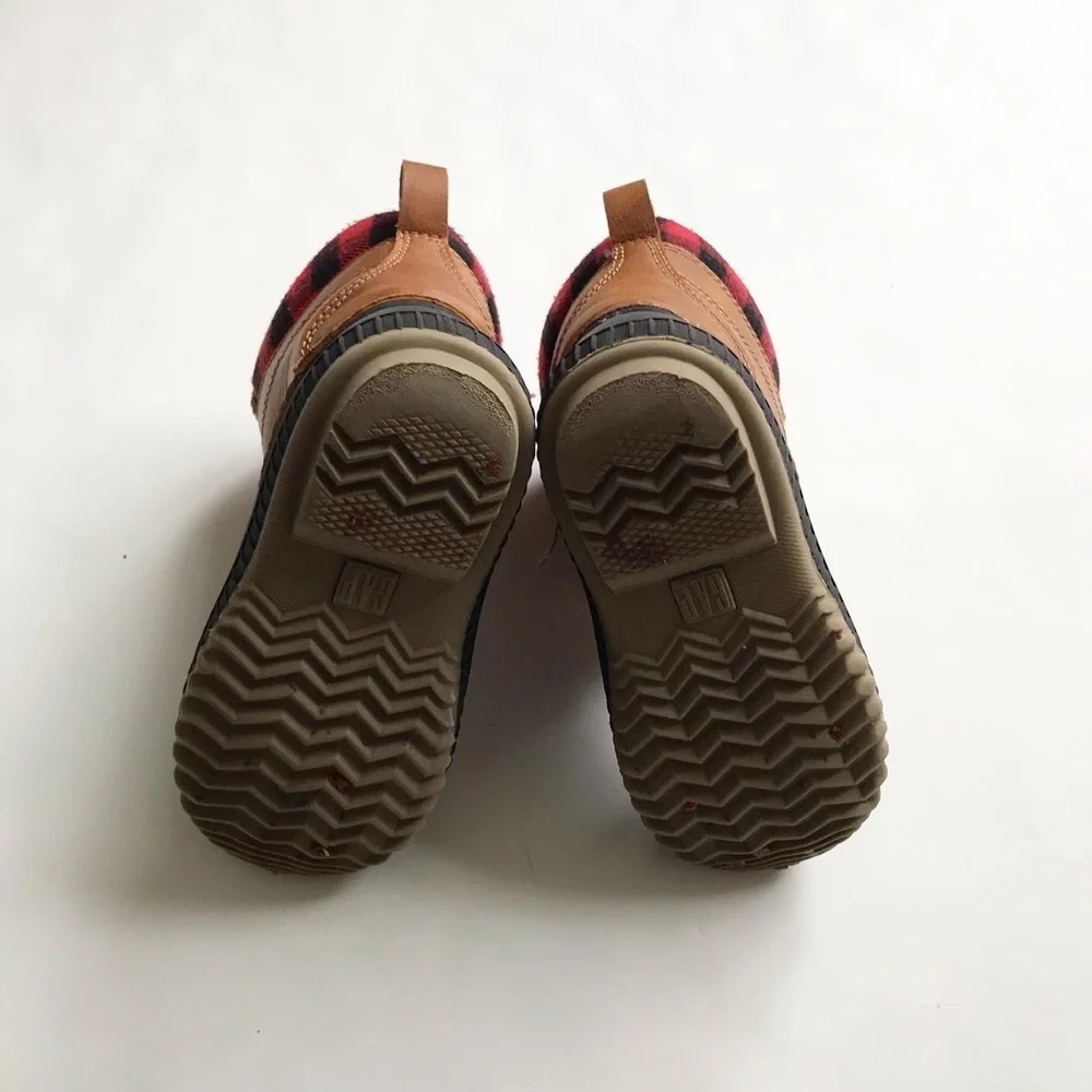 BABygap tan/plaid duck boots  EUC size 9/10 toddler